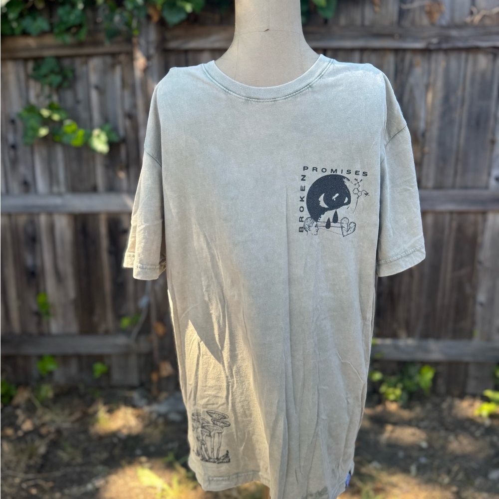 Broken promisesGraphic Tee - Green